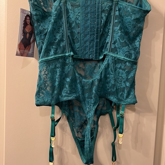 Seven Till Midnight new with tag - Picture 5 of 9